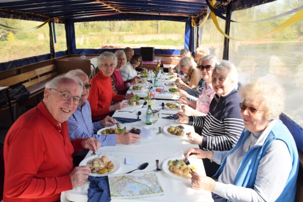 Friends Cruise the Thames
